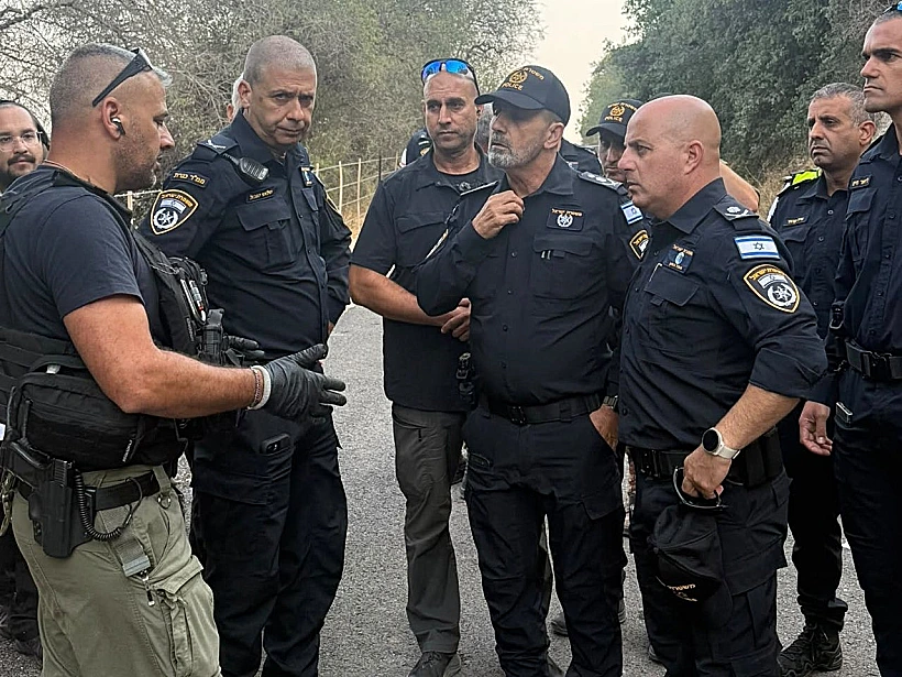 המפכ"ל בזירת פיצוץ הנפל בגבול הצפון
