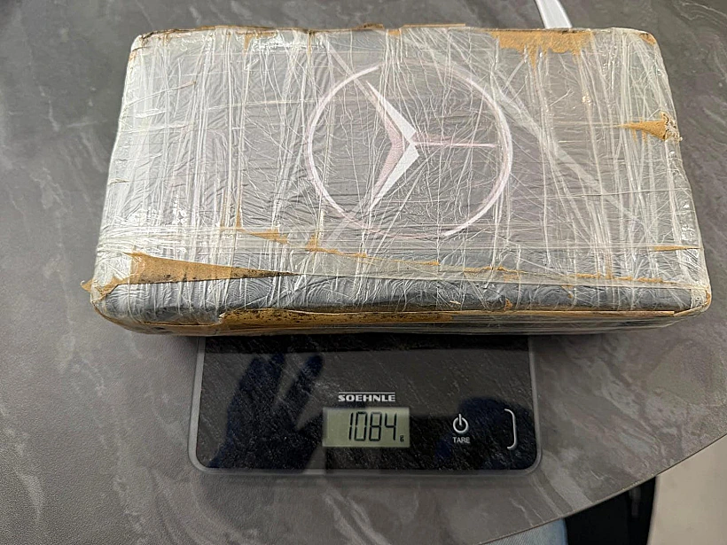 הסמים שנתפסו בפשיטה, משטרת ישראל