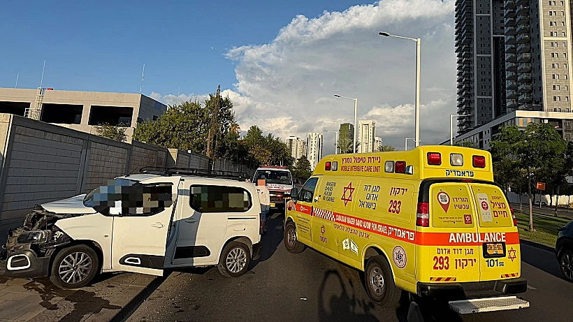 אמבולנס מד"א בבת ים