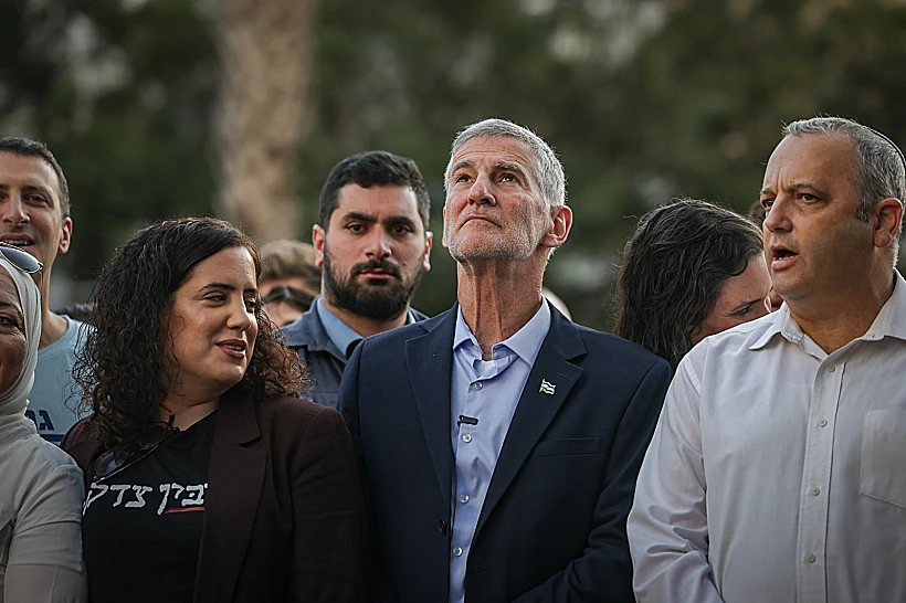 יאיר גולן עם נעמה לזימי וגלעד קריב