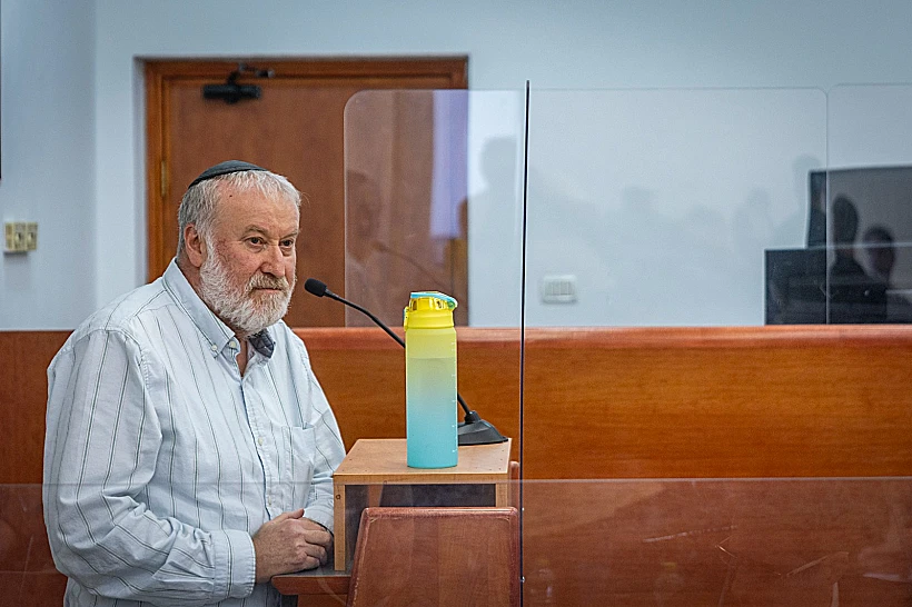 היועמ"ש לשעבר אביחי מנדלבליט בבית המשפט