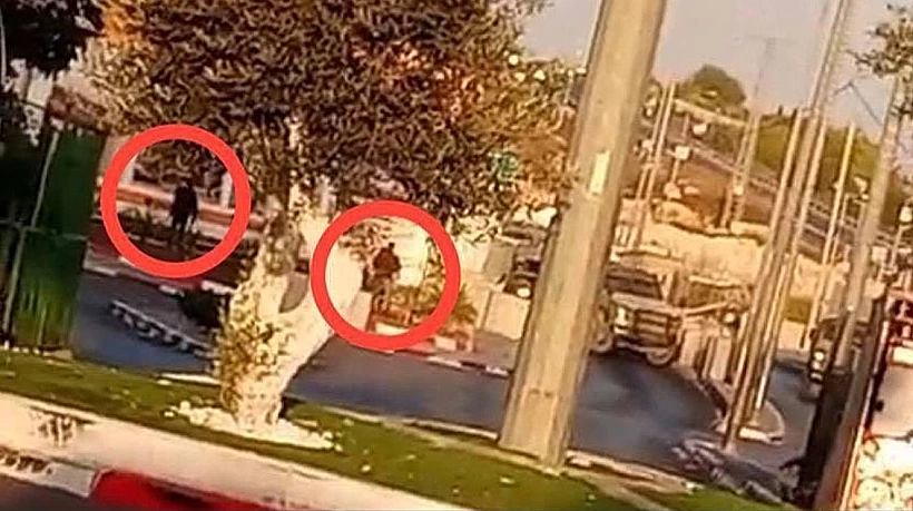 המחבלים בזירת הפיגוע בצומת יהודה