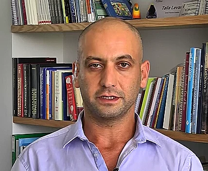 יונתן שושן, מהקואליצייה הישראלית לטראומה שמפעילה את מרכזי החוסן הנפשי בדרום.