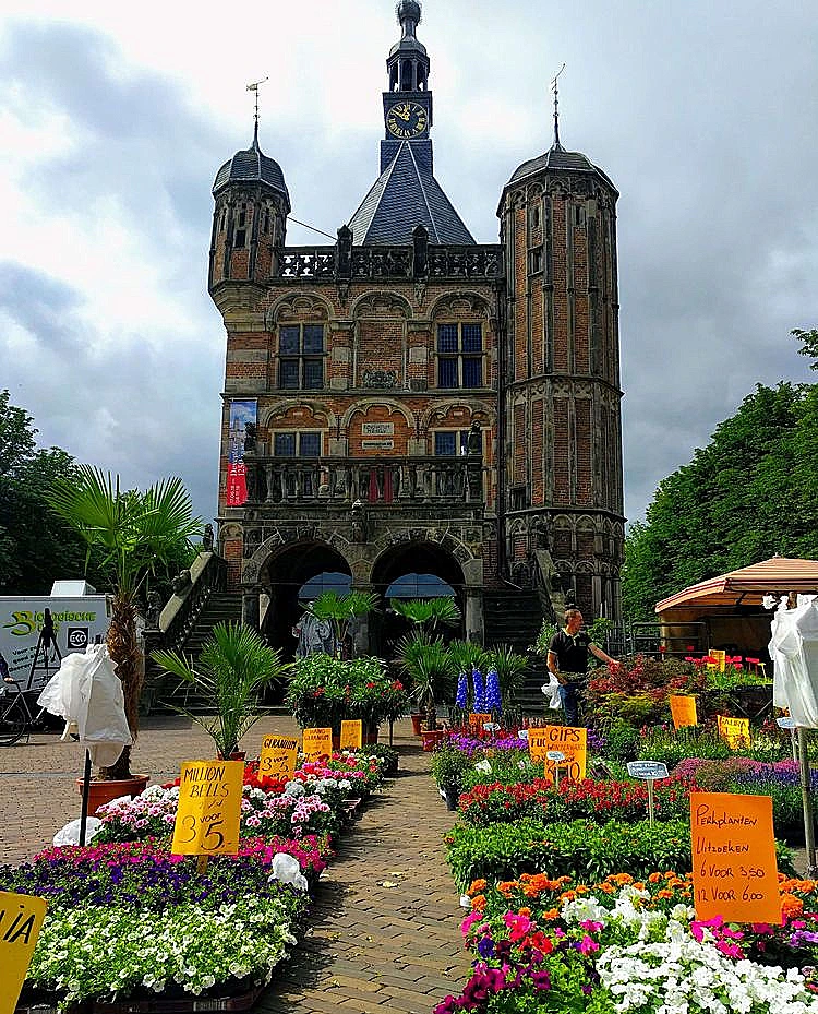 כיכר העיר דוונטר