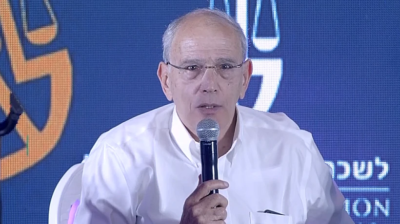 משה לדור, עורך דין