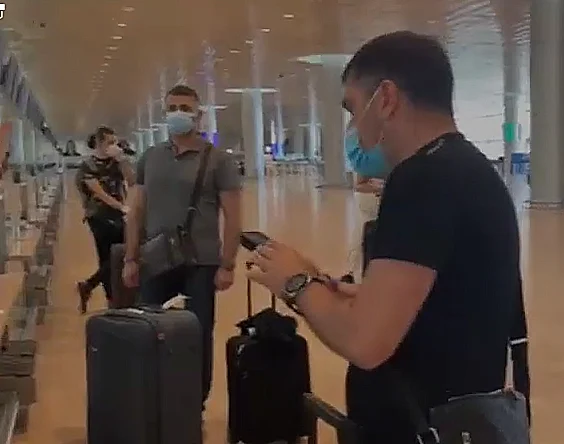 ישראלים בנתב''ג שסורבה עלייתם לטיסה ליוון