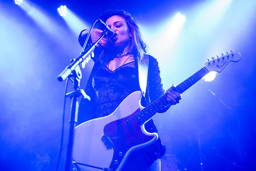 נינט טייב בהופעה