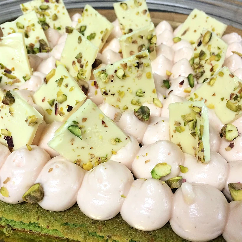 עוגת פיסטוק שוקולד לבן לפסח