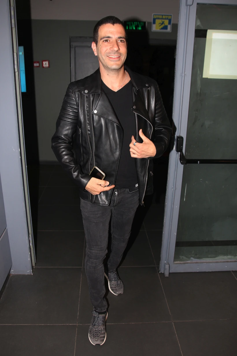 שווה צפייה. שרון גל