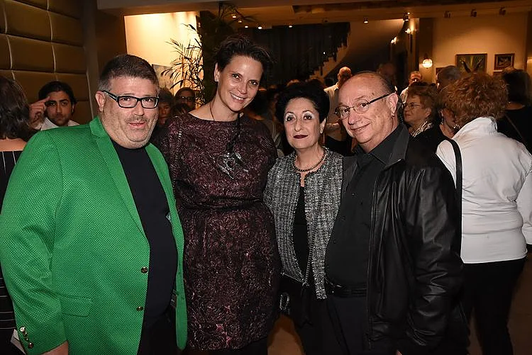 רני רהב, הילה רהב והמבורגר