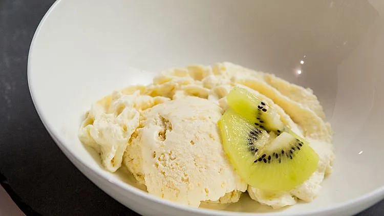 מתכון לגלידת תירס וקרם פופקורן של המתמודד דן הולנדר מתוך משחקי השף, עונה 3, פרק 16