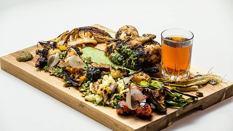 מתכון לעוף שלם וירקות שורש צלויים בטאבון של דן הולנדר (מתוך ''משחקי השף'', עונה 3, פרק 29)