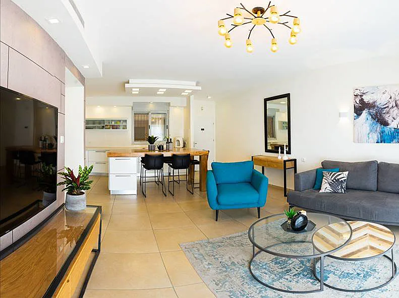 כיסאות בר עם רגלי מתכת