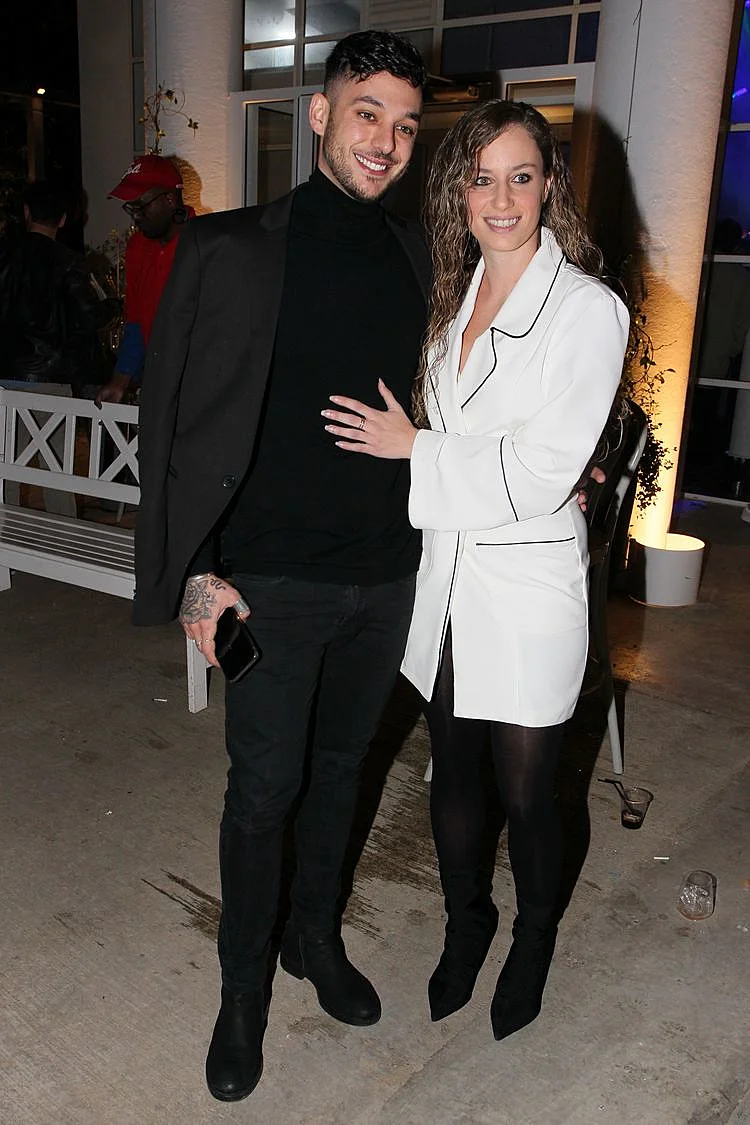 קארין סנדל ישראל אוגלבו בלייזר