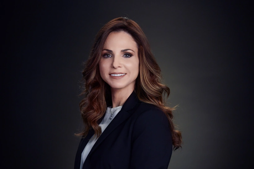 חברת הכנסת עומר ינקלביץ' מכחול לבן