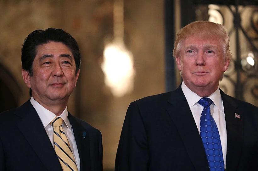 דונלד טראמפ ושינזו אבה