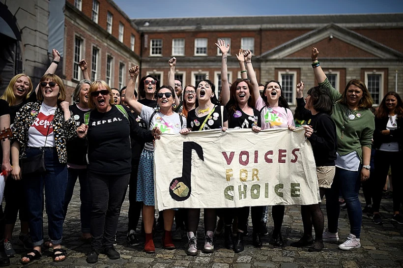 תומכי ביטול החוק נגד הפלות חוגגים