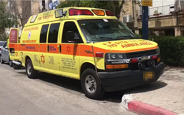 ניידת טיפול נמרץ של מד"א