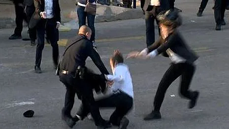 עימותים בין מפגינים חרדים לשוטרים בבני ברק