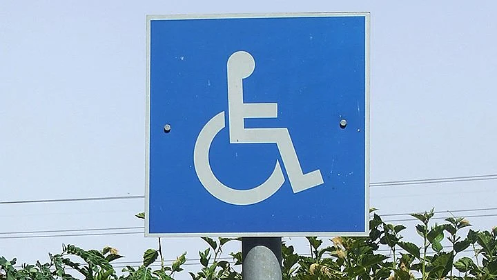 שלט חנייה נכים