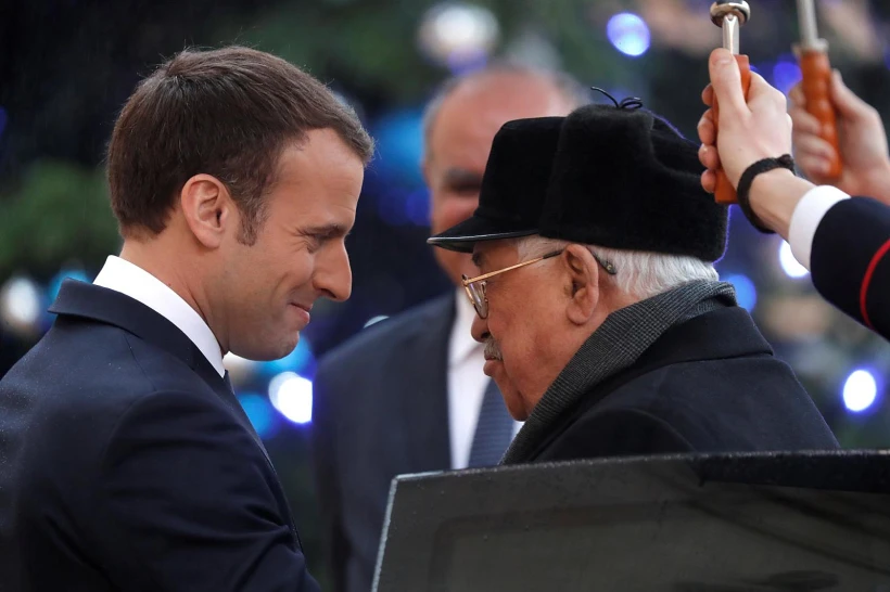 מקרון ואבו מאזן בצרפת2