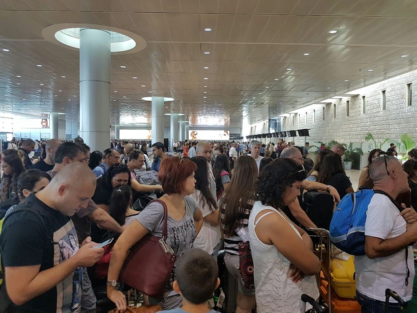 חשש שישראלים יבטלו את הטיסה לברצלונה. עומסים בנתב"ג (ארכיון)