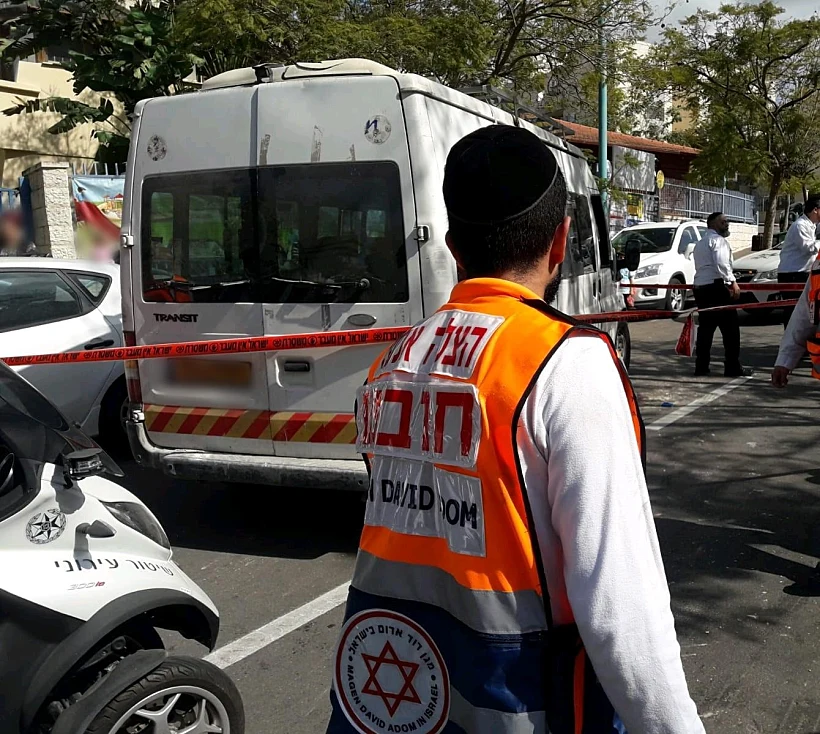 זירת התאונה באלעד, שבה נפצעה אנוש ילדה בת חמש