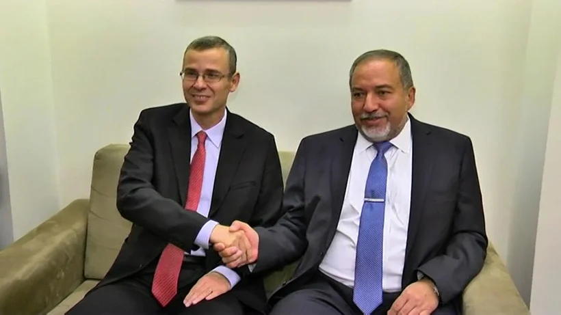 יריב לוין ואביגדור ליברמן בפגישת המו"מ הקואליציוני