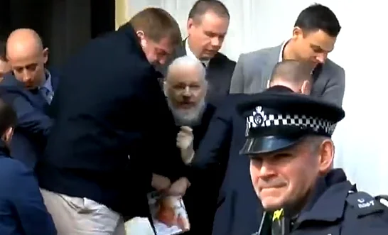 אסאנג' נעצר