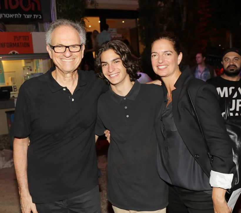 הבמאי אבי נשר ומשפחתו