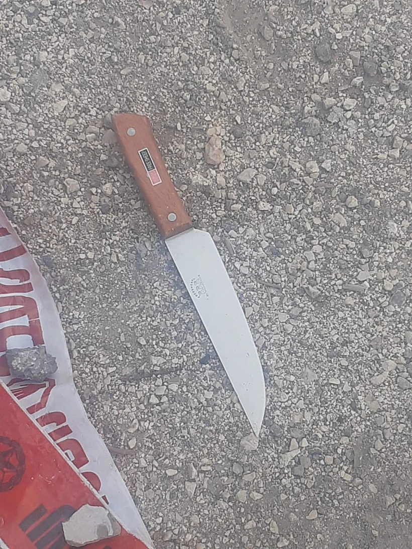 הסכין בזירת ניסיון הדקירה בצומת תפוח