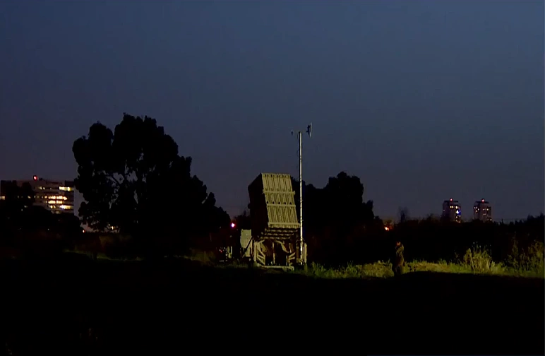 פריסת סוללת כיפת ברזל במוקדים שונים במרכז הארץ