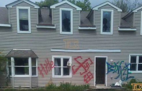 צלבי קרס שרוססו על בתיהם של יהודים מניו ג'רזי