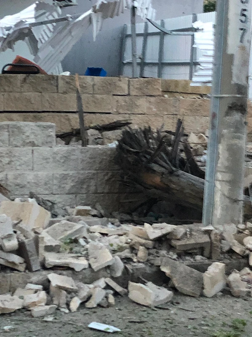 פגיעה ישירה בבניין באשדוד