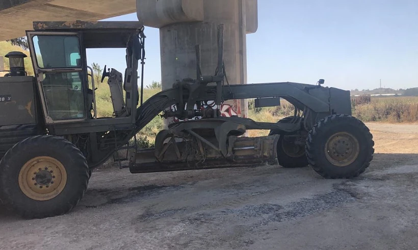 בניית קיר המגן סמוך לאזור שבו פגע טיל הנט ברכב