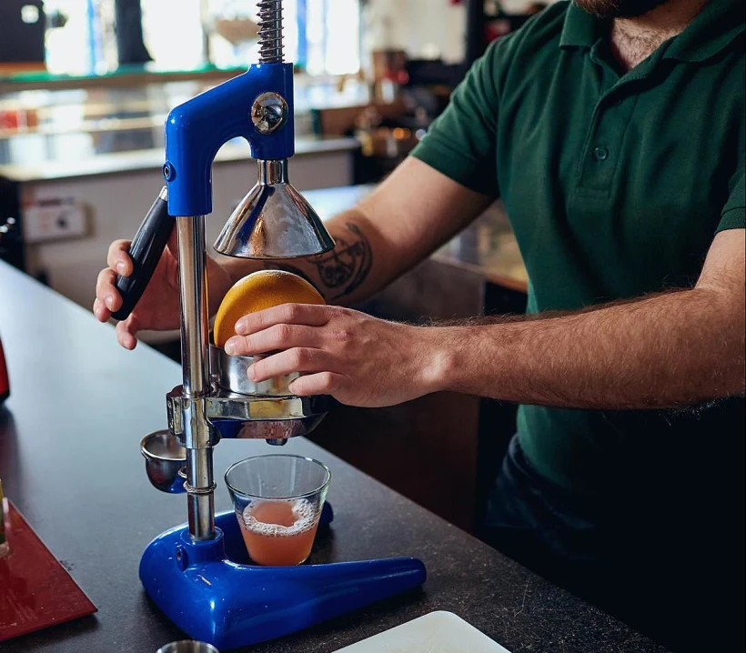 מסחטת הדרים - אף ארוחת בוקר ישראלית לא שלמה בלעדיה