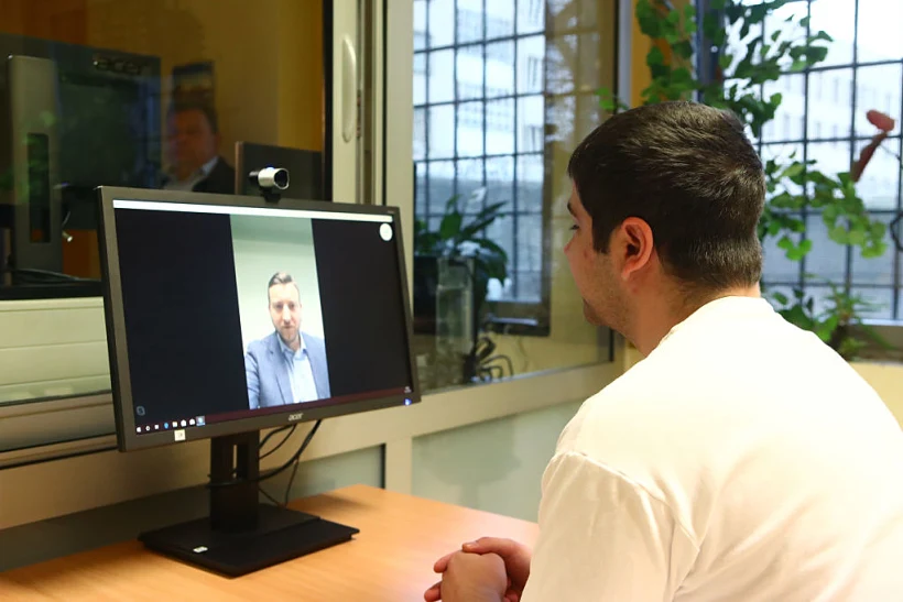 שיחות קוליות המתקיימות דרך האינטרנט