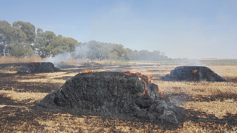שריפה, סמוך לאחד היישובים במועצה האזורית שער הנגב