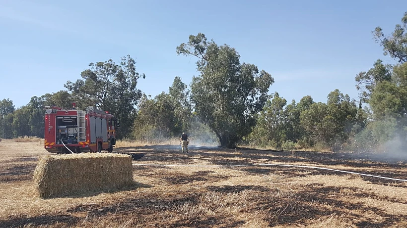 שריפה, סמוך לאחד היישובים במועצה האזורית שער הנגב