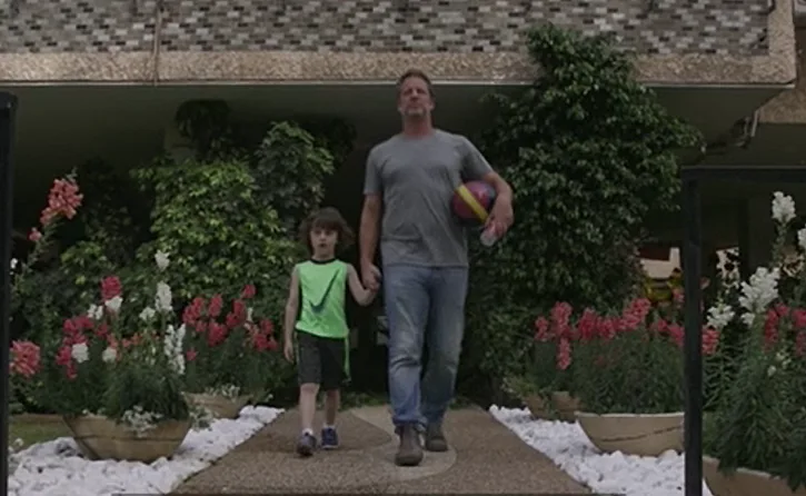 איתי מגדל את בנו ביחד עם אמו, מבלי לקיים זוגיות