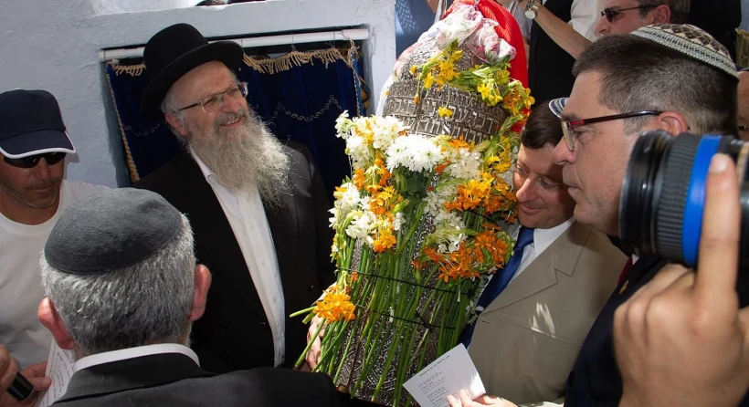 תהלוכת ספרי התורה שיוצאת מצפת לציון הרשב''י במירון