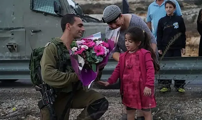 סיגל סופר, ובתה תהל שנפצעה קשה מבקבוק תבערה שהושלך לעבר רכבם