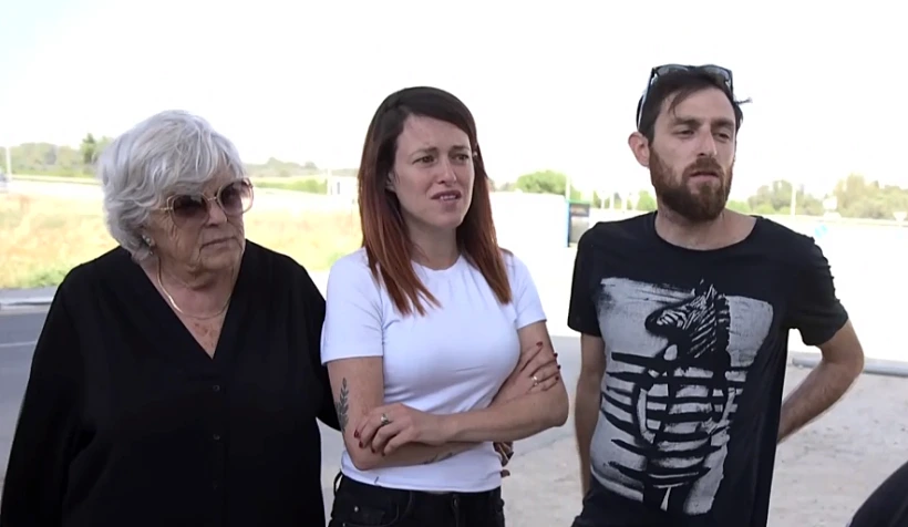 ילדיו של משה פדר ז''ל שנהרג מפגיעת קורנט, מגיעים לראשונה לזירת הפיגוע