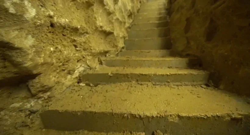 קטע מדרגות ממנהרת טרור התקפית של ארגון הטרור ''חיזבאללה'' שנחפרה ממרחב הכפר רמיה בדרום לבנון