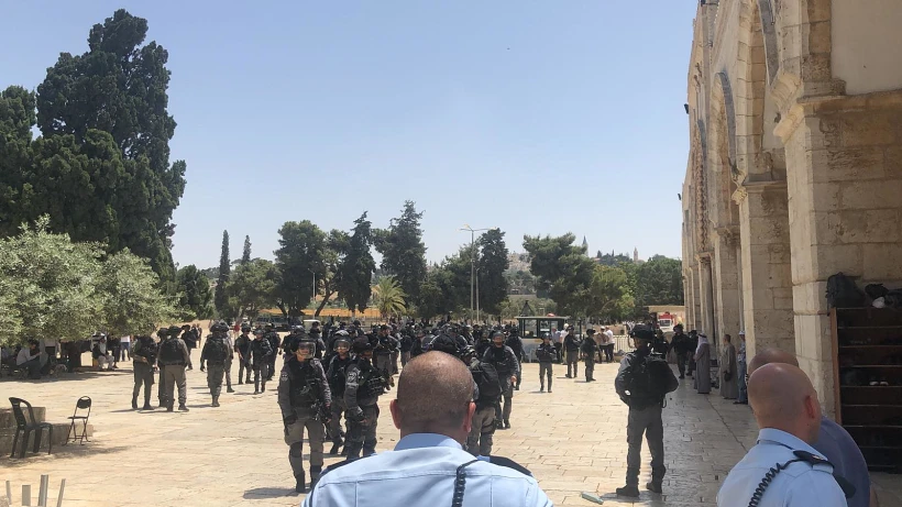 כוחות המשטרה בהר הבית לאחר פיזור המתפרעים