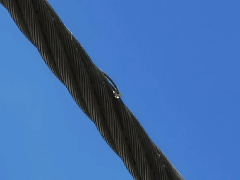 פגיעת הטיל בכבל רכבל שאינו פעיל בקיץ במפלס העליון באתר החרמון