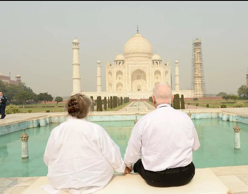 הנשיא ריבלין ורעייתו נחמה מול הטאג' מהל