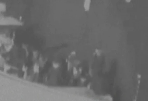 תיעוד אנשי משמרות המהפכה מסירים לכאורה מוקש ממכלית במפרץ הפרסי