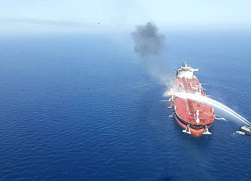 מפרץ, מכלית נפט, עומאן