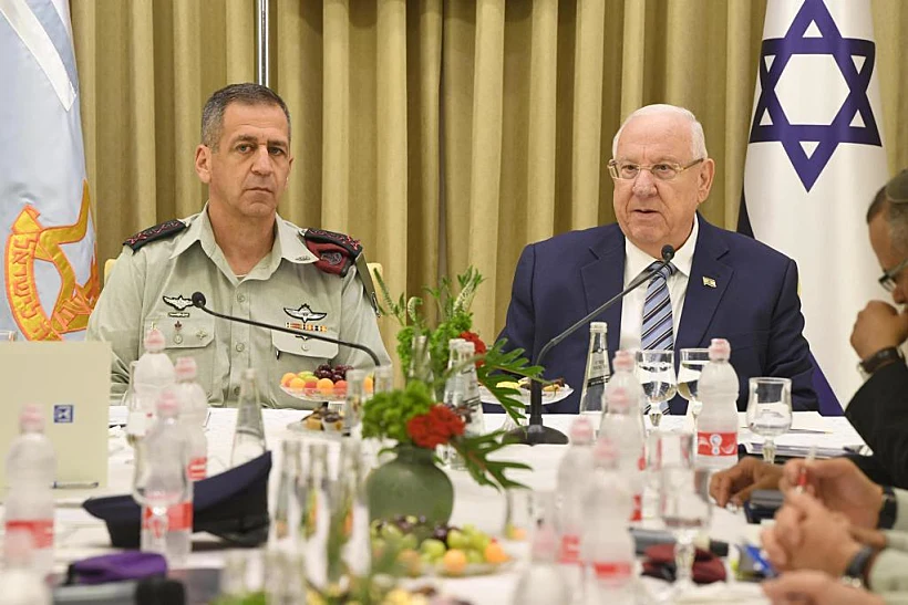 הנשיא ריבלין עם הרמטכ''ל אביב כוכבי בפורום המטכ''ל